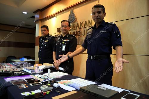 ACP NIK EZANEE MOHD FAISAL