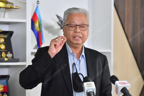 DATUK SERI ISMAIL SABRI YAAKOB