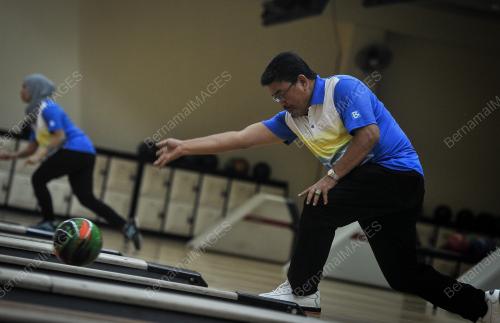 KL27_29092018_BOWLING_BN201809289369