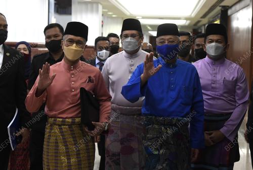 DATUK SERI ISMAIL SABRI YAAKOB