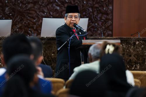 DATUK SERI PROF EMERITUS DR AWANG SARIYAN