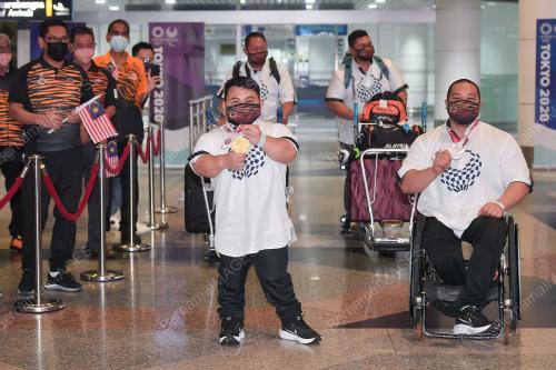 DATUK SERI AHMAD FAIZAL AZUMU