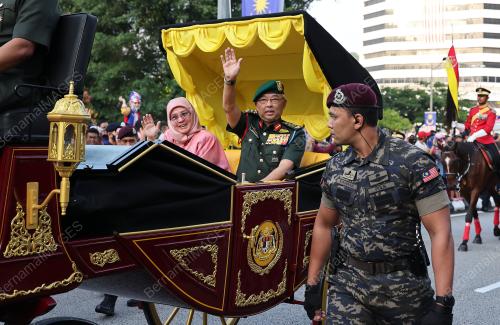 AL-SULTAN ABDULLAH RIÃ•AYATUDDIN AL-MUSTAFA BILLAH SHAH