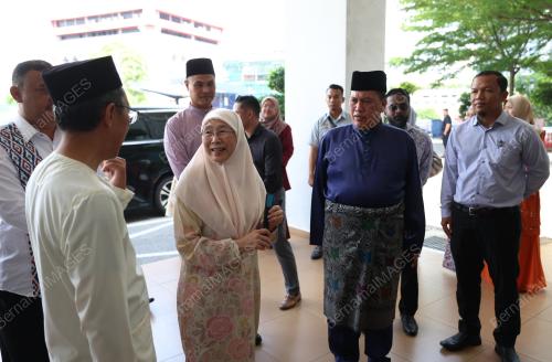 DATUK SERI DR WAN AZIZAH WAN ISMAIL
