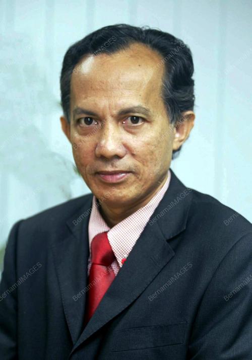 DATUK AZMAN UJANG