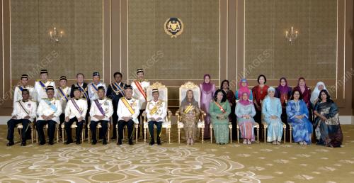 KL28_01022013_AGONG_BERGAMBAR