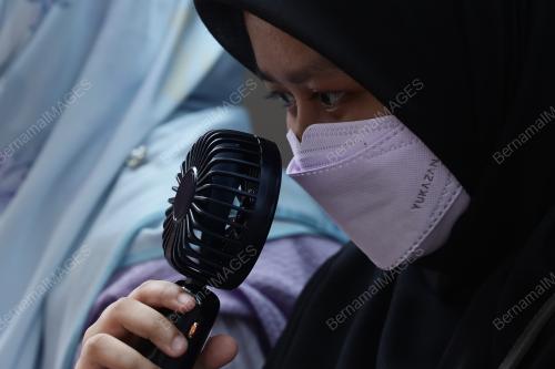 TINJAUAN CUACA PANAS DI KUALA LUMPUR