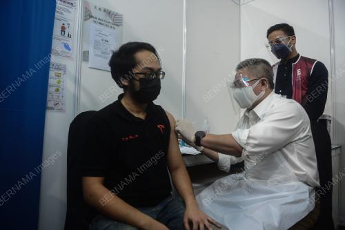DATUK SERI DR ADHAM BABA