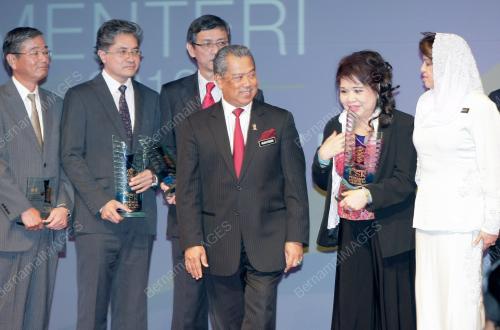 CSR_AWARDS