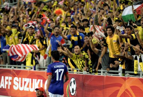 KL28_01122012_AFF_CUP