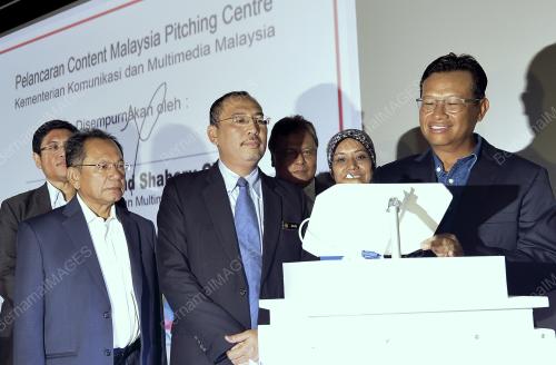 KL28_02042015_PITCHING