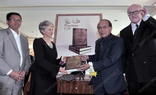 KL28_02102012_RAIS_BUKU