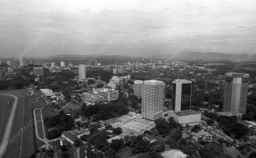 KL28_04022015_MAHATHIR_PNB
