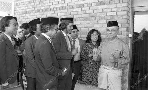 KL28_04022015_MESYUARAT_UMNO