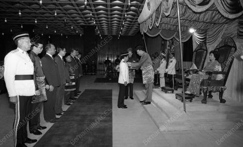 KL28_04022015_PENGURNIAAN_BINTANG