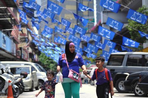 KL28_04042018_BENDERA