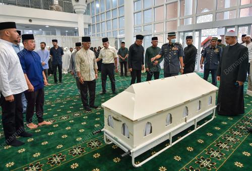 AL-SULTAN ABDULLAH RI'AYATUDDIN AL-MUSTAFA BILLAH SHAH