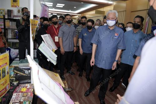 DATUK SERI ISMAIL SABRI YAAKOB