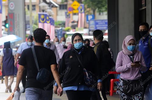 PEMATUHAN PEMAKAIAN PELITUP SEPARUH MUKA