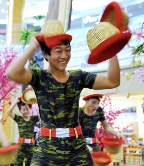 KL28_05012012_TARIAN_TOPI