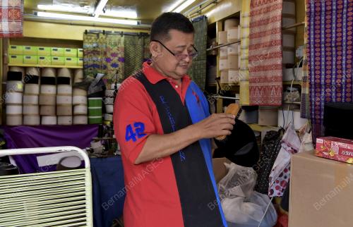 SONGKOK AIDILFITRI