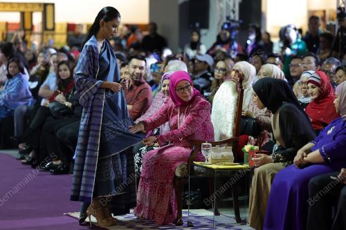 TUNKU AZIZAH AMINAH MAIMUNAH ISKANDARIAH