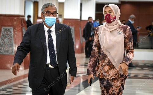 PERSIDANGAN PARLIMEN PENGGAL KETIGA