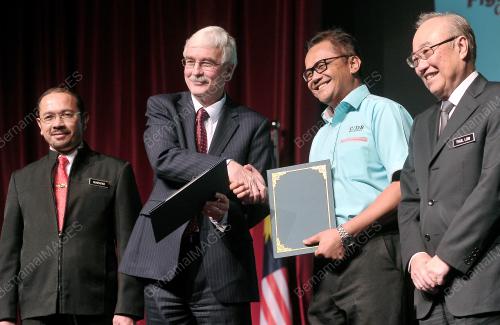 KL28_06102015_MOU