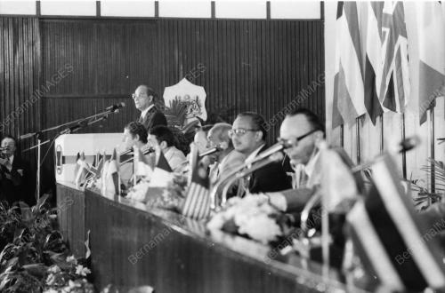 DATUK HUSSEIN PRESIDES AT SIGNING OF EEC