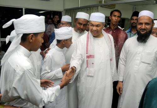 KL28_07062017_SOLAT_BN201706066095