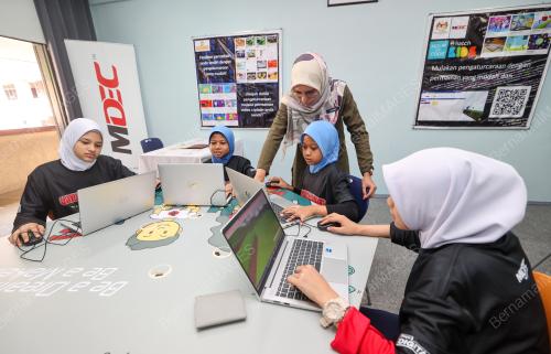 PELANCARAN KEMPEN HOUR OF CODE : MYGIRLSCAN SEMPENA SAMBUTAN GIR
