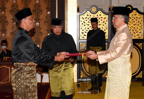 AL-SULTAN ABDULLAH RI'AYATUDDIN AL-MUSTAFA BILLAH SHAH