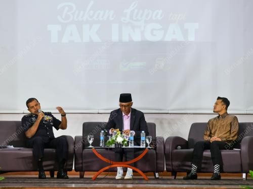DATUK SERI AYOB KHAN MYDIN PITCHAY