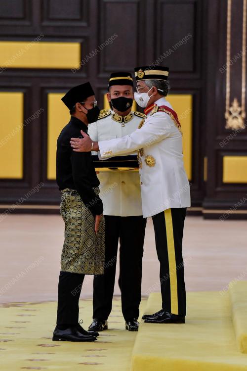 AL-SULTAN ABDULLAH RI'AYATUDDIN AL-MUSTAFA BILLAH SHAH