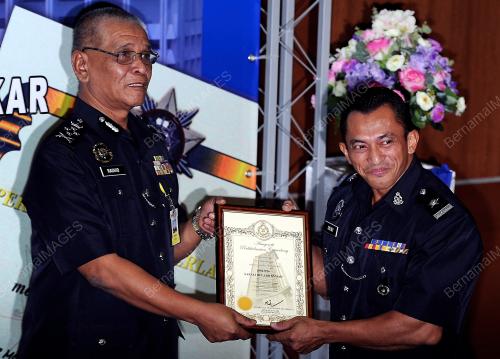 KL28_08092015_POLIS_APC