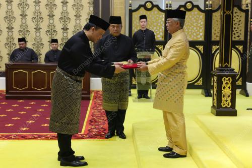 AL-SULTAN ABDULLAH RI'AYATUDDIN AL-MUSTAFA BILLAH SHAH 