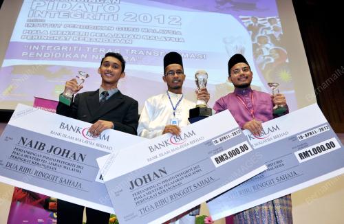 KL28_10042012_JUARA_PIDATO