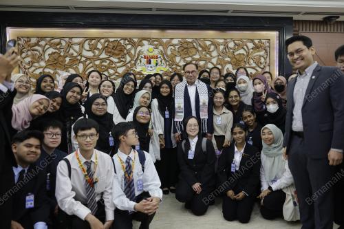 DATUK SERI ANWAR IBRAHIM