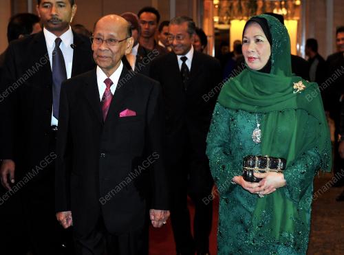 KL28_10122012_AGONG