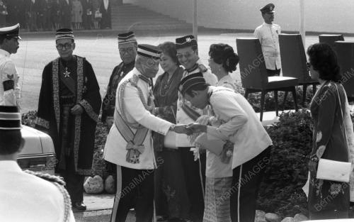 KL28_11032015_AGONG_RASMI