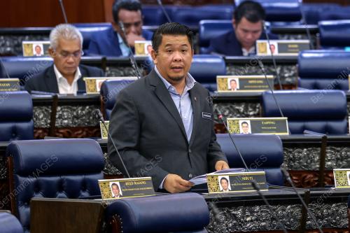 DATUK LUKANISMAN AWANG SAUNI