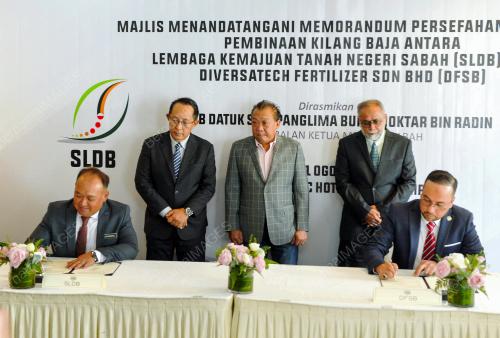 DATUK SERI BUNG MOKTAR RADIN