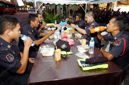 KL28_12072014_BERBUKA