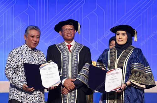 DATUK SERI AHMAD SHABERY CHEEK