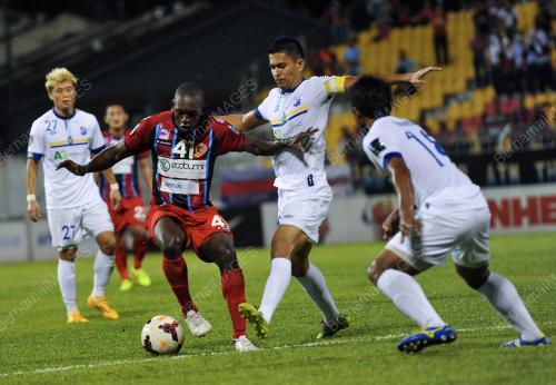 KL28_13082014_BOLA