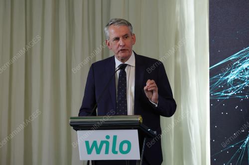 DR PETER BLOMEYER