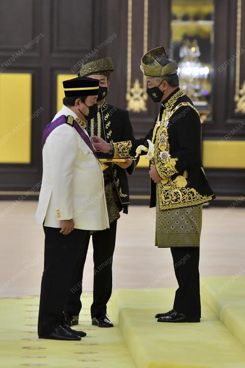 AL-SULTAN ABDULLAH RI'AYATUDDIN AL-MUSTAFA BILLAH SHAH