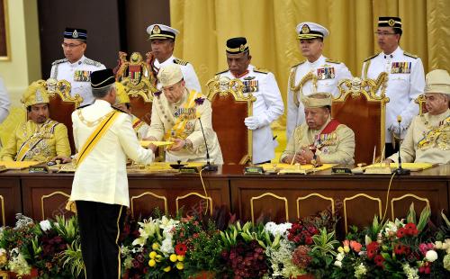 KL28_13122016_AGONG
