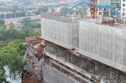 PEMBINAAN KONDOMUNIUM 37 TINGKAT RUNTUH