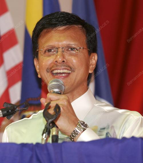 RAJA NONG CHIK